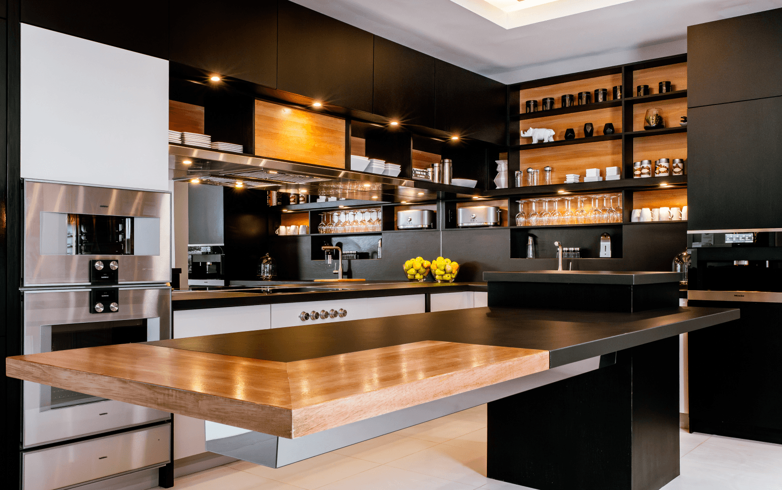 OakWood kitchen showcase